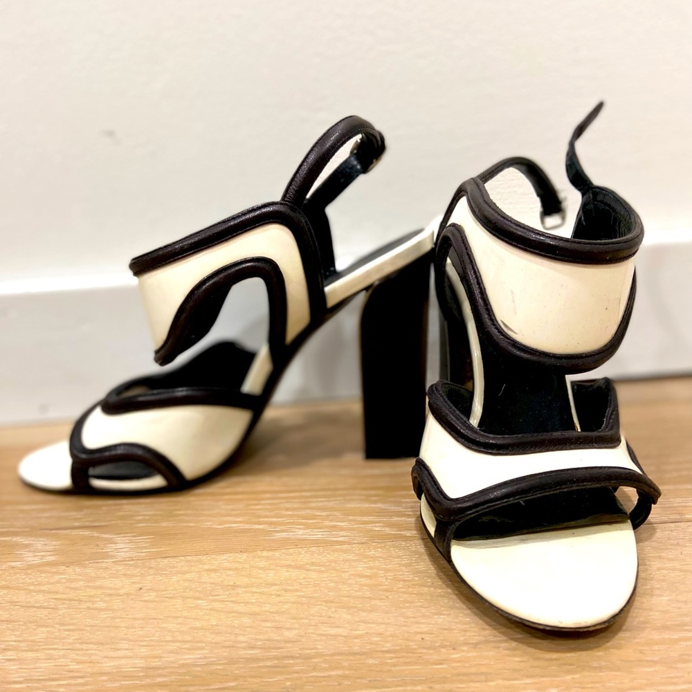 Gorgeous vintage Balenciaga heels